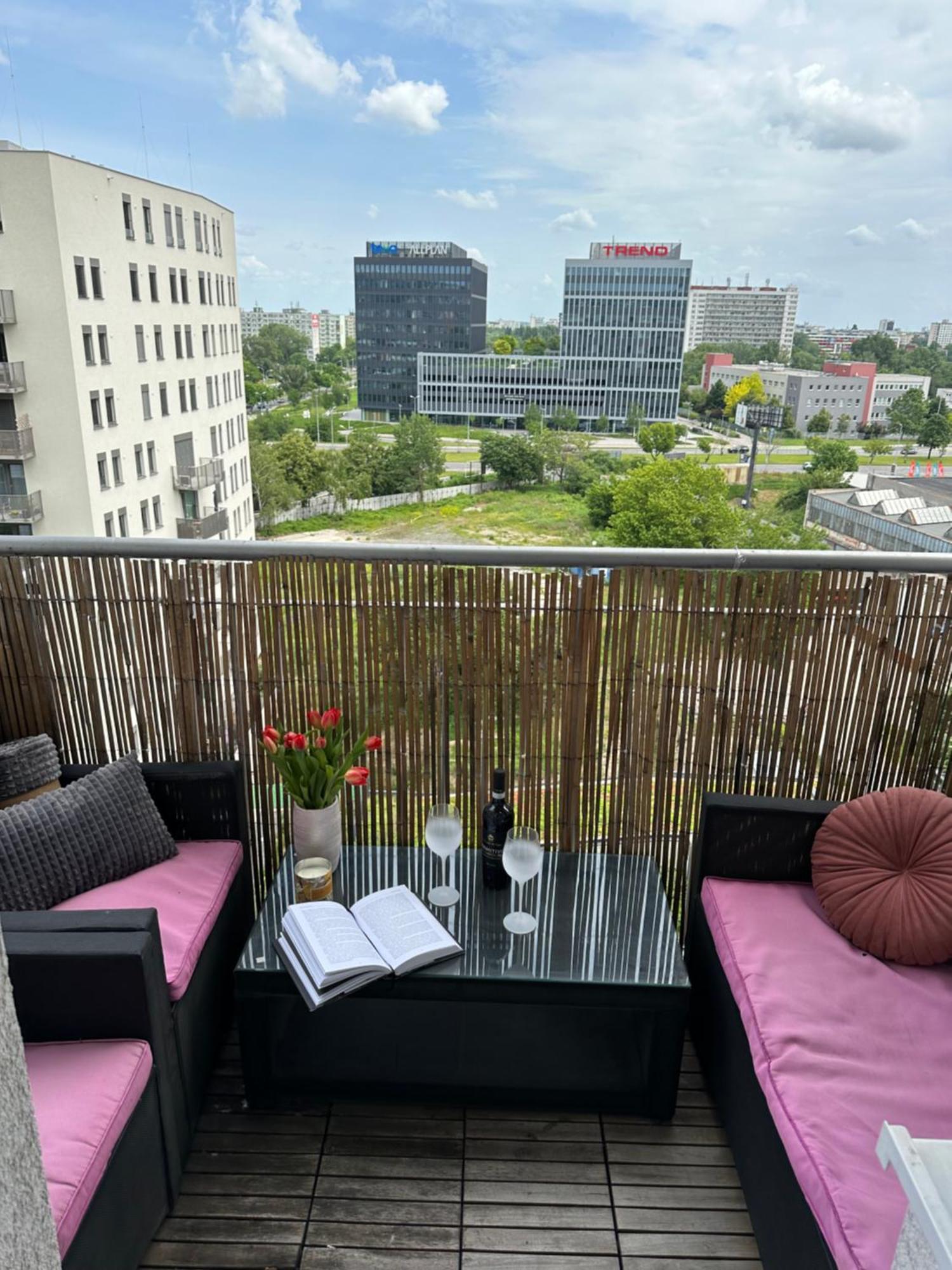 Cozy Apartment With Nice Balcony Seating, 9Th Floor, Parking Pressburg Exterior foto