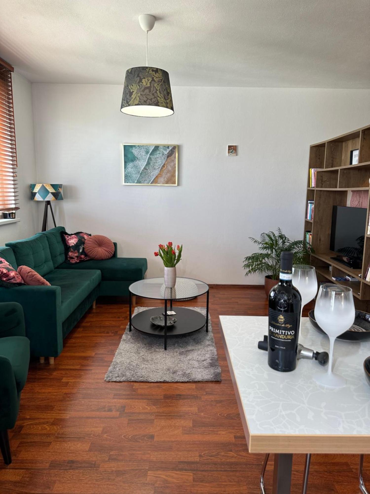 Cozy Apartment With Nice Balcony Seating, 9Th Floor, Parking Pressburg Exterior foto